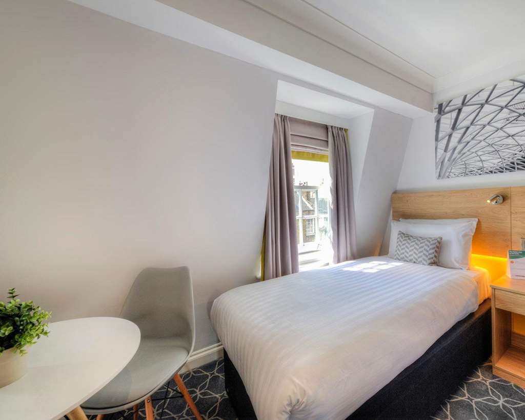 Comfort Inn & Suites Kings Cross St. Pancras London Szoba fotó